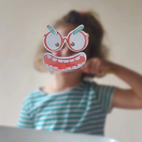 Coffret LiliKiwi Ma Première Routine, 100% naturel et vegan, comprenant des produits de soin pour une routine douce et écologique.