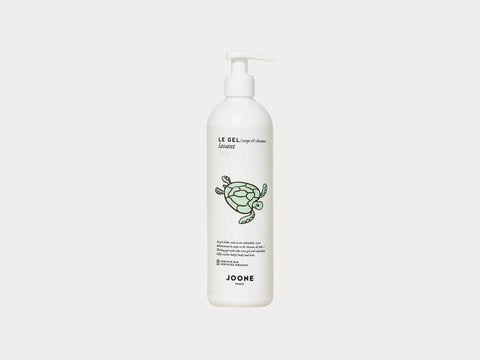 Gel lavant Joone pour bébé, savon bain et douche, 400 ml, texture douce et moussante visible dans le flacon.
