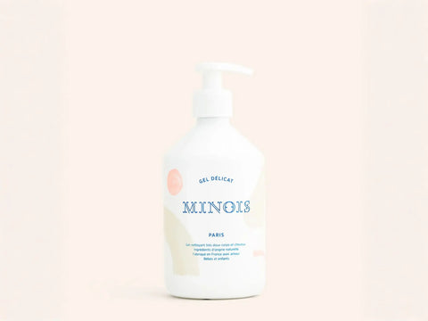Gel délicat Minois Paris pour le corps et les cheveux, contenant un savon bain et douche, texture douce et hydratante.